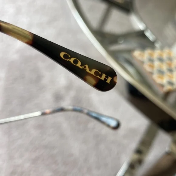 Coach Sunglasses w Case - Picture 3 of 8